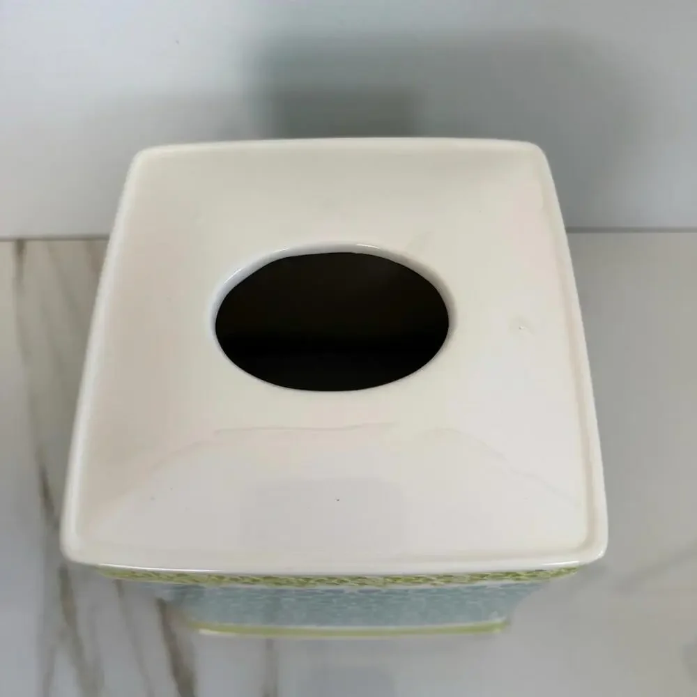 Waverly Porcelain Tissue Box Cover Holder Blue and White Chinoiserie‎